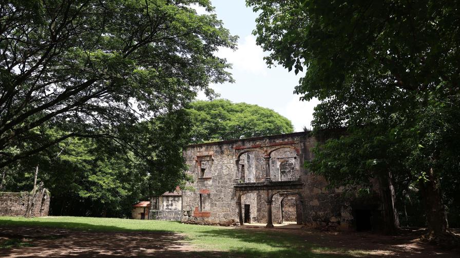 Desde ruinas hasta una torre Eiffel, los parques en Santo Domingo Oeste