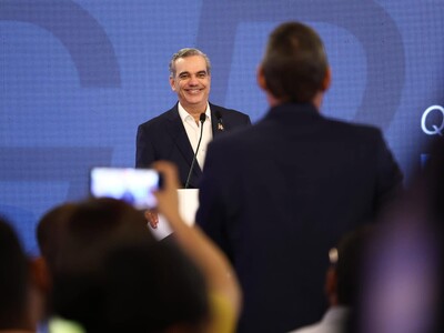 Luis Abinader felicita a los New York Knicks campeones NBA