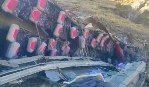 Casi una treintena de muertos por caída de autobús a un abismo en sur de Perú