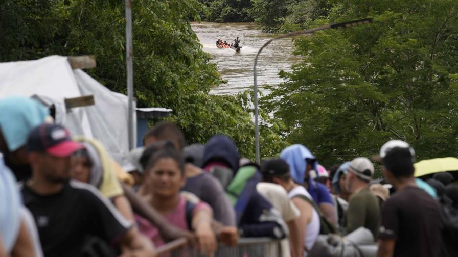 Panamá reporta disminución en cruces de migrantes por Darién tras cierre de pasos, pero flujo sigue