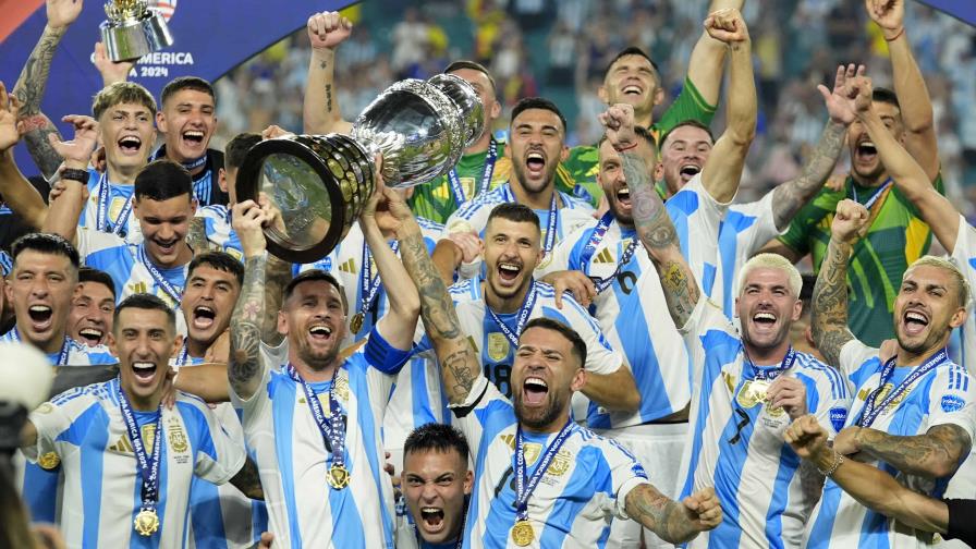 Francia ve patéticos los cánticos racistas en la celebración de los jugadores argentinos