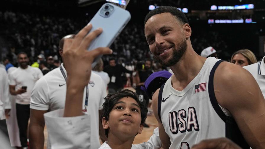 Stephen Curry lidera victoria de EE. UU. por 105-79 sobre Serbia en camino a los Juegos Olímpicos