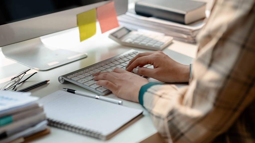 Senado recibe reforma de Sheinbaum para reducir la jornada laboral a 40 horas semanales Senado recibe reforma de Sheinbaum para reducir la jornada laboral a 40 horas semanales