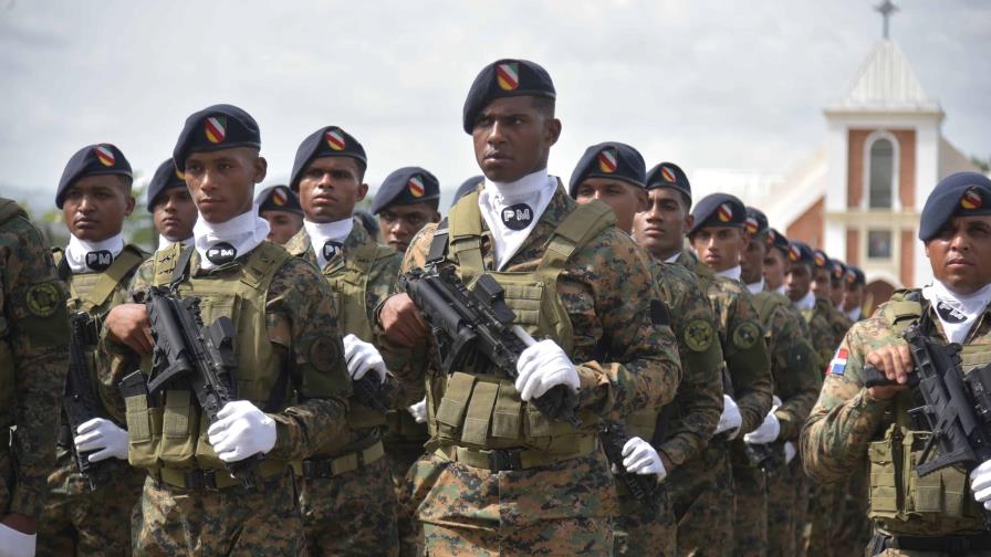 El Ejército gradúa en Santiago 400 nuevos policías militares