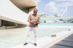 Gilberto Santa Rosa visita el campus de Berklee College of Music en Valencia