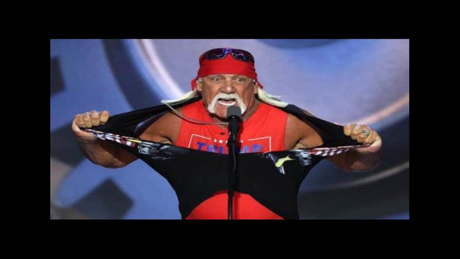 El luchador Hulk Hogan anuncia su respaldo a Trump en la Convención Republicana