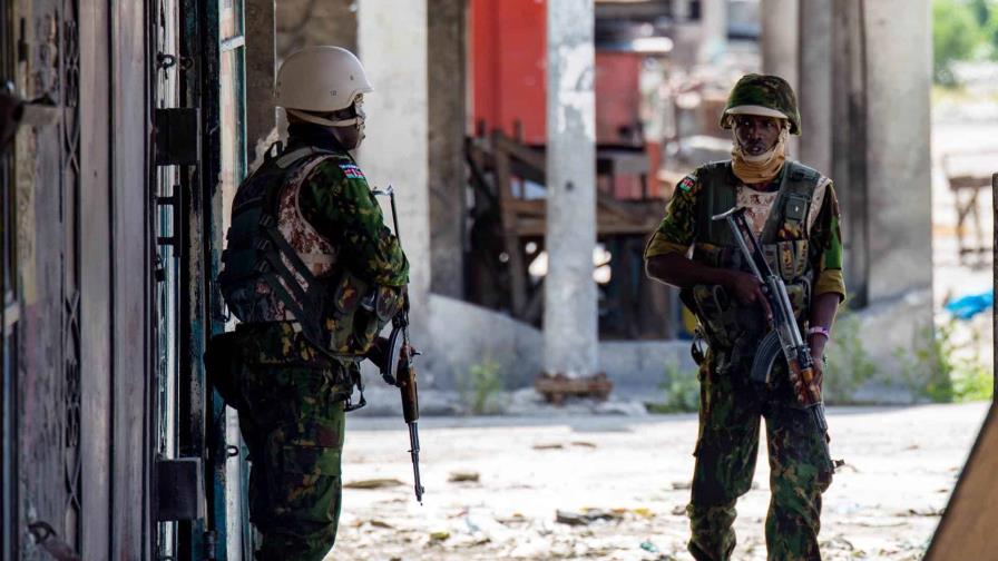La frustración de los soldados kenianos en Haití: "Los criminales tienen mejores armas que nosotros" La frustración de los soldados kenianos en Haití: "Los criminales tienen mejores armas que nosotros"