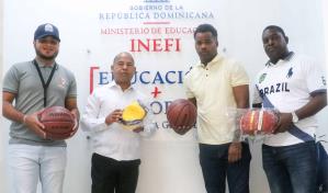 INEFI acude en auxilio del club María Auxiliadora y entrega utilerías deportivas