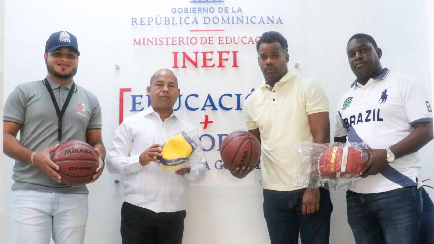 INEFI acude en auxilio del club María Auxiliadora y entrega utilerías deportivas