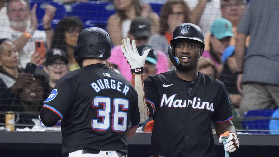 Jonrón y doble de Jake Burger aporta en la victoria de Marlins sobre los Mets