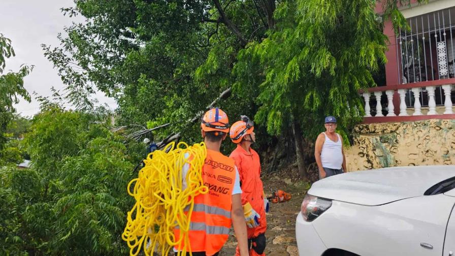 Fuertes aguaceros y vientos causan estragos en Santiago, Hermanas Mirabal y La Vega