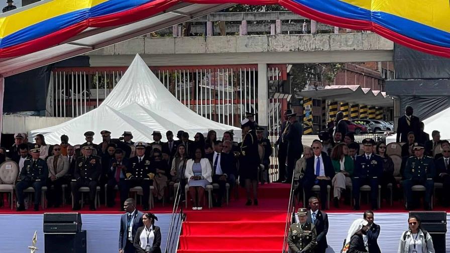 Colombia celebra Día de la Independencia con desfile militar marcado por abucheos a Petro