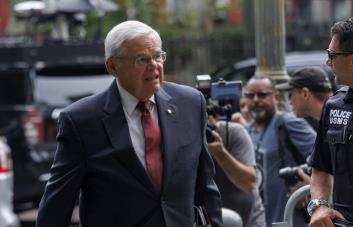 Bob Menéndez enfrenta sentencia este martes; tuvo polémica relación con RD