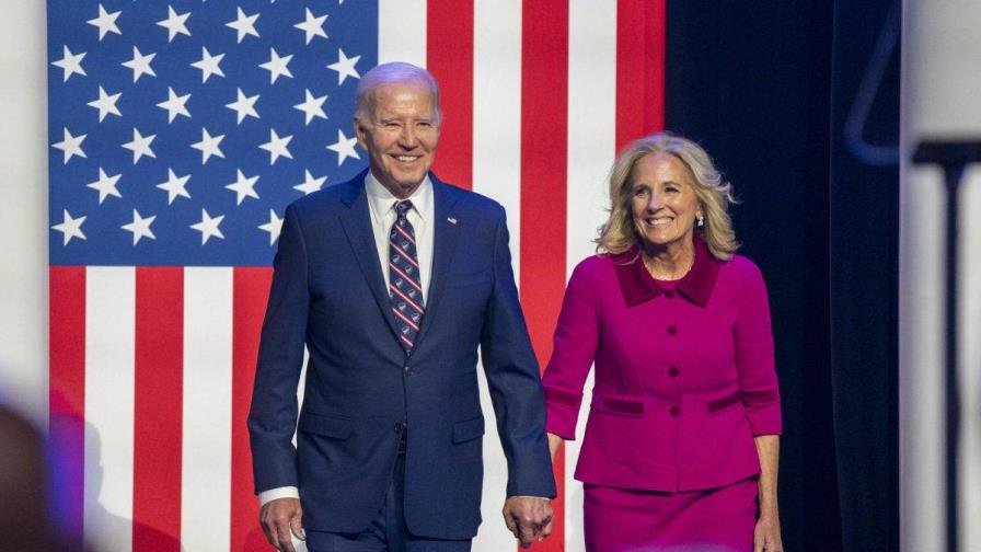 Jill Biden envía corazones en señal de apoyo al presidente tras anunciar su retiro de la reelección