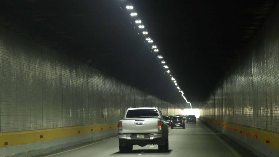 Túnel de Las Américas estrena nuevas luces, pero sigue sucio