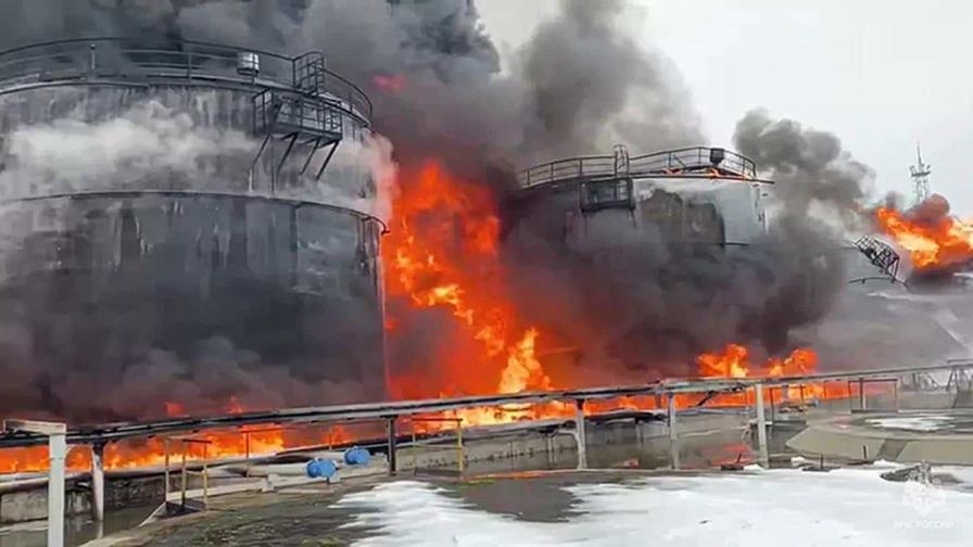 Un ataque con drones ucranianos provoca un incendio en una refinería de Rusia