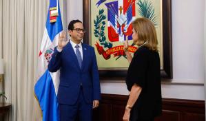 Juramentan nuevos ministros de Administraci&oacute;n P&uacute;blica y de la Juventud