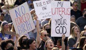 Ley de Iowa que prohíbe mayoría de los abortos tras 6ta semana de embarazo entra en vigor el lunes