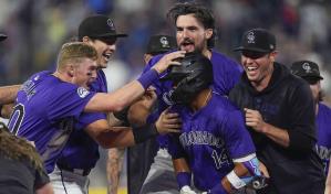 Sencillo de Tovar en la entrada 12 le da a Rockies victoria 9-8 sobre Medias Rojas