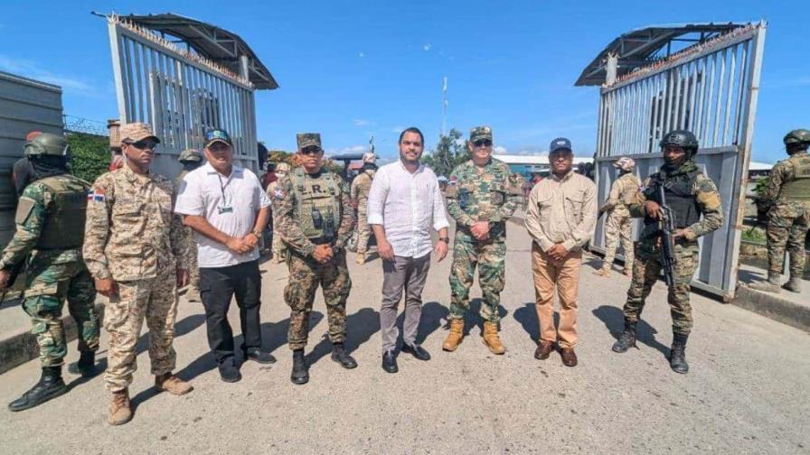 Una comisión de Aduanas realiza una visita de supervisión en la frontera por Dajabón