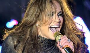 La cantante y actriz Jennifer López cumple hoy 55 años de edad