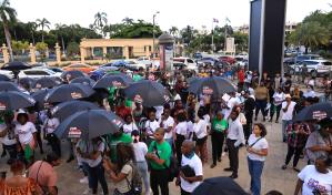 Protestan frente al Palacio Nacional contra jurisdicción especial para los militares en Código Penal