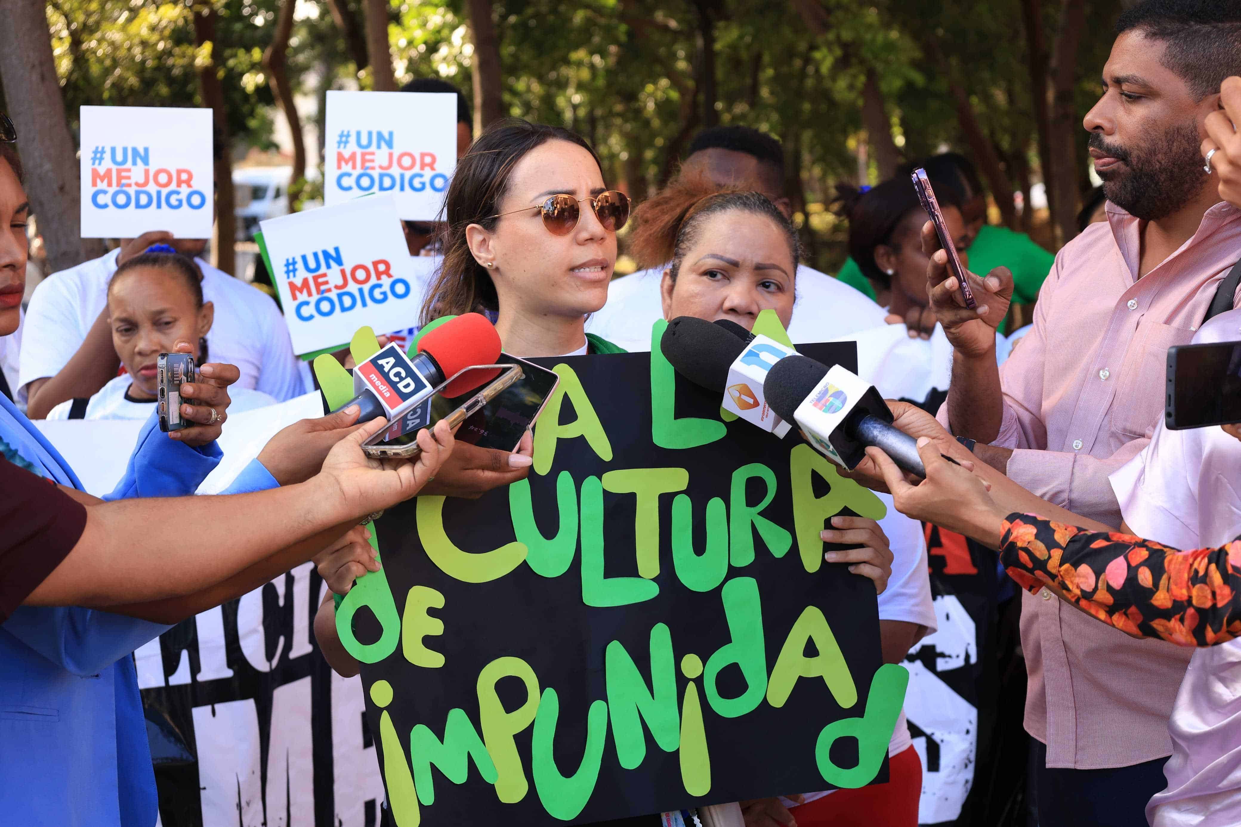 Protesta contra el Código Penal frente al Palacio Nacional. 