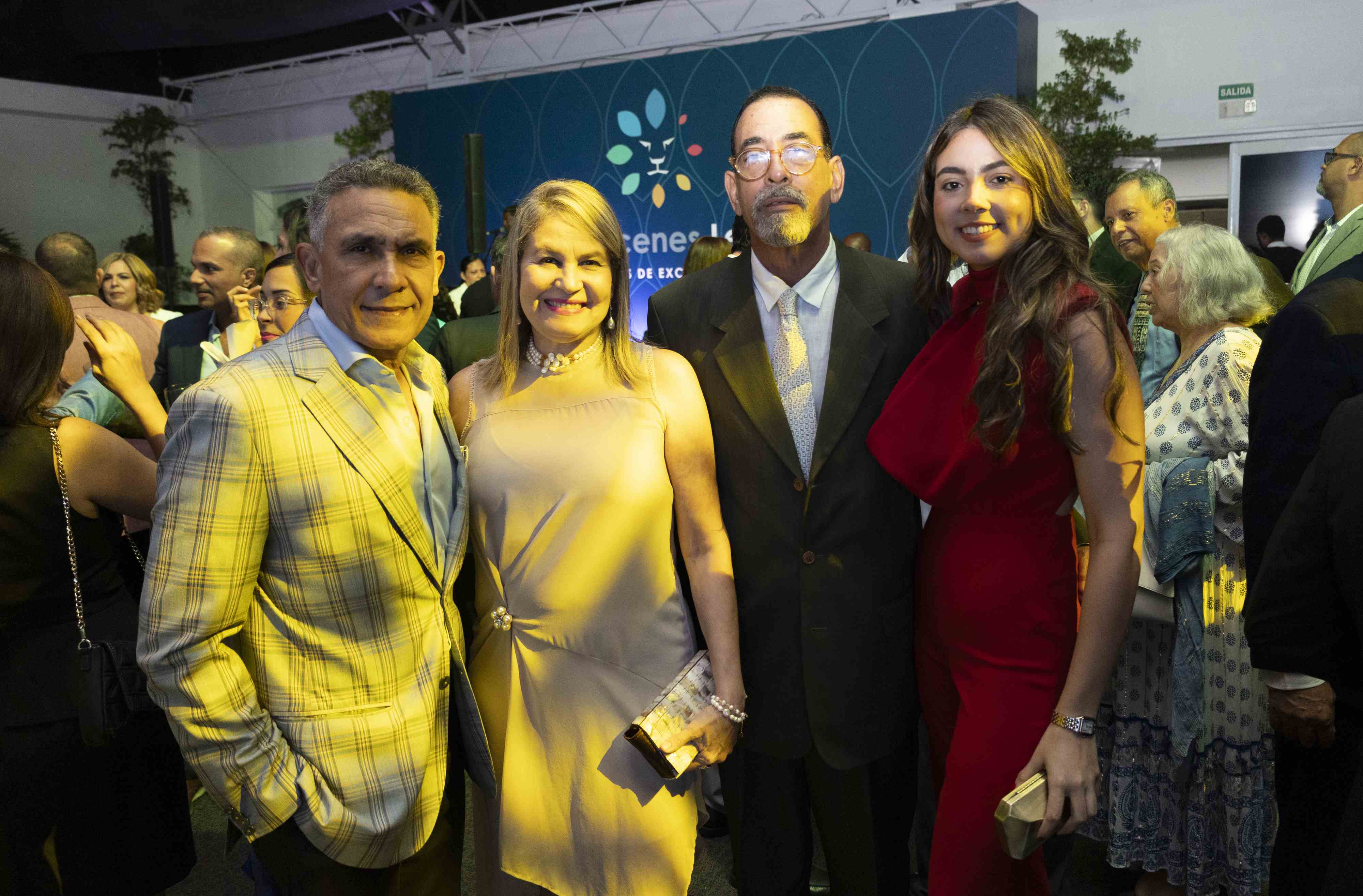 Iván Rivas, Rita García de Rivas, Alejandro Peynado y Sofía Peynado.