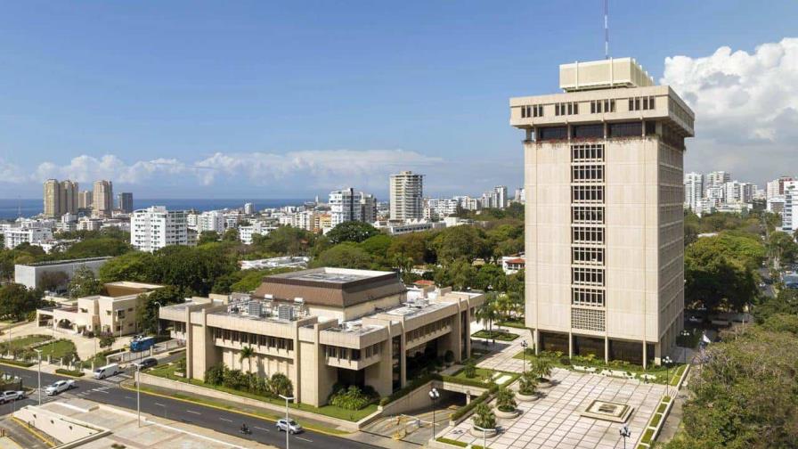 Abinader: buscamos aumentar un 0.4 %  los aportes al Banco Central