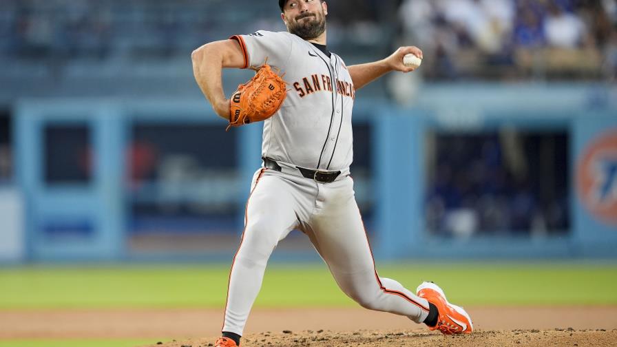 Robbie Ray resuelve 5 innings sin hit y Gigantes doblegan 8-3 a Dodgers