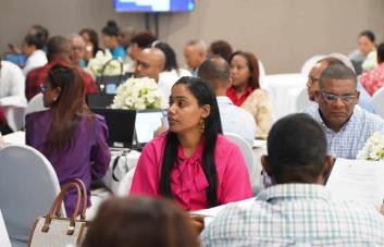 Capacitan a 200 docentes de jóvenes y adultos con miras al inicio del próximo año escolar