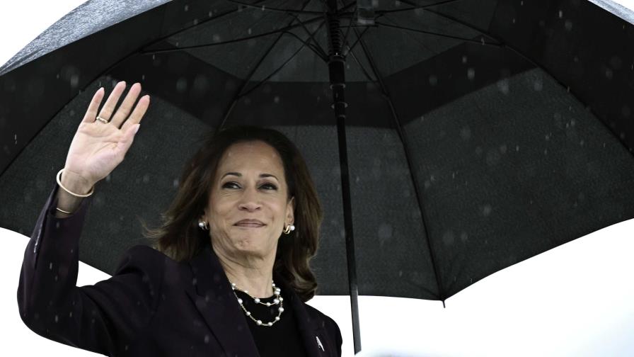 Harris dice estar lista para debatir con Trump y lo acusa de echarse para atrás sobre el encuentro