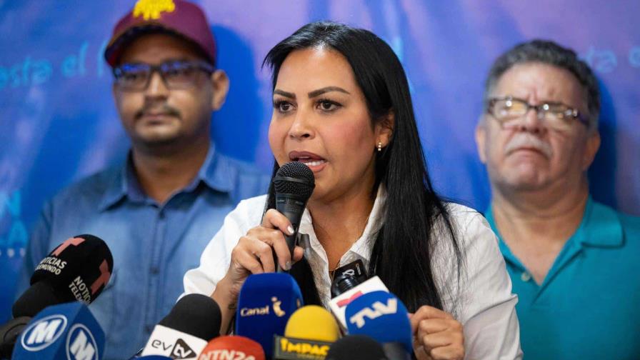 Oposición venezolana condena que se le haya impedido viajar a expresidentes para comicios