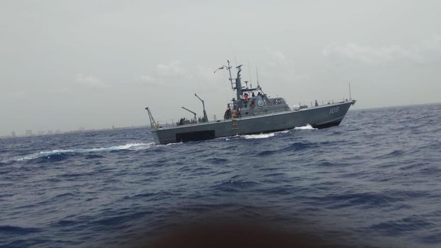 Armada Dominicana rescata a 43 víctimas de naufragio en Guayacanes