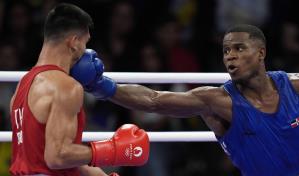 Cristian Pinales, cambió el básquet por el boxeo y debuta con triunfo en París