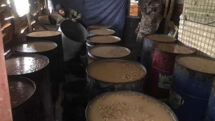 Miembros del Ejército desmantelan laboratorio clandestino de bebidas alcohólicas en Navarrete