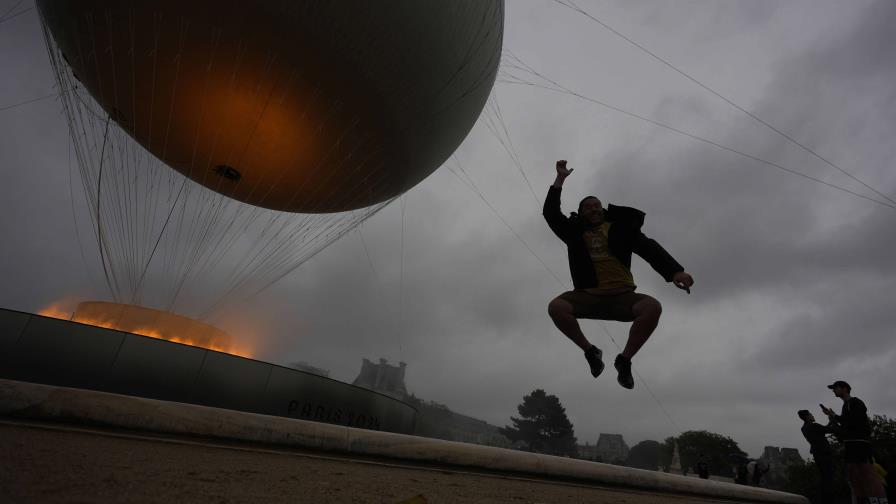 El pebetero olímpico se elevará por los cielos de París cada noche El pebetero olímpico se elevará por los cielos de París cada noche