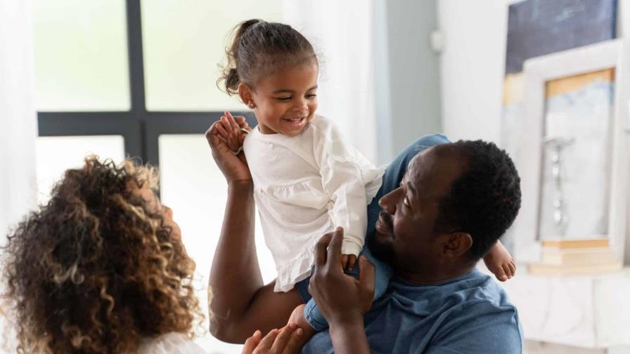 Sociólogo: Para los jóvenes de hoy, la paternidad es una expectativa lejana