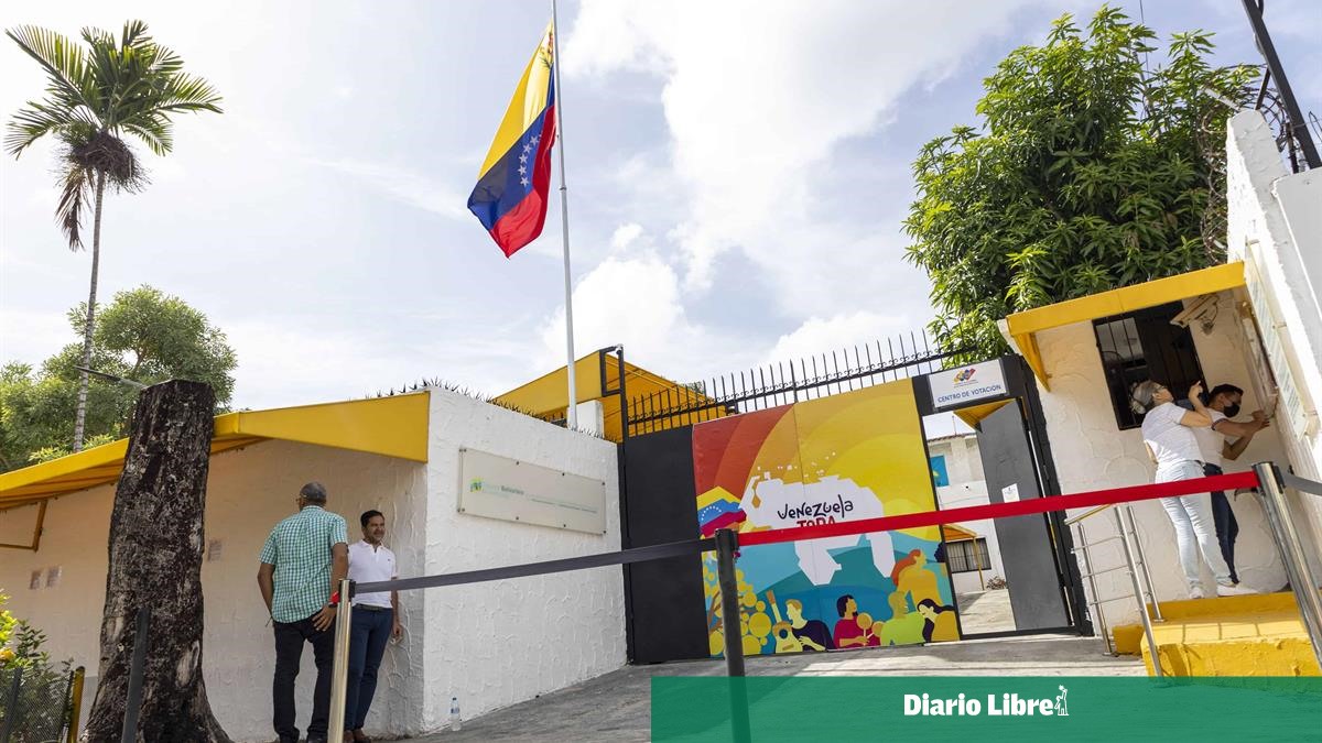 Los venezolanos ven alivio en decisión de reconectar vuelos desde RD