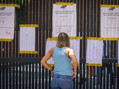 Empiezan a cerrar los centros de votación en Venezuela