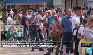 Informes desde Caracas: varios centros de votación siguen abiertos debido a que las filas continúan