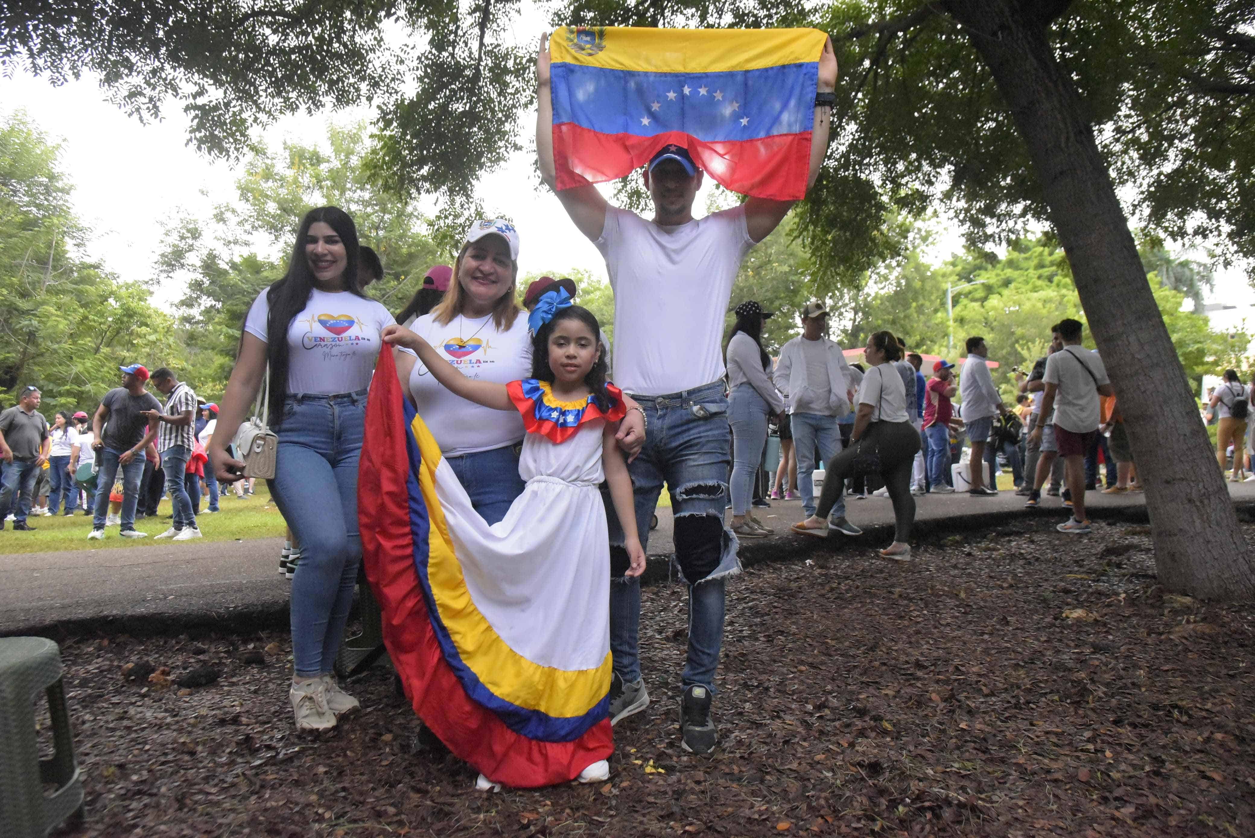 Concentración de venezolanos en el Mirador Sur por motivo de las elecciones en Venezuela.