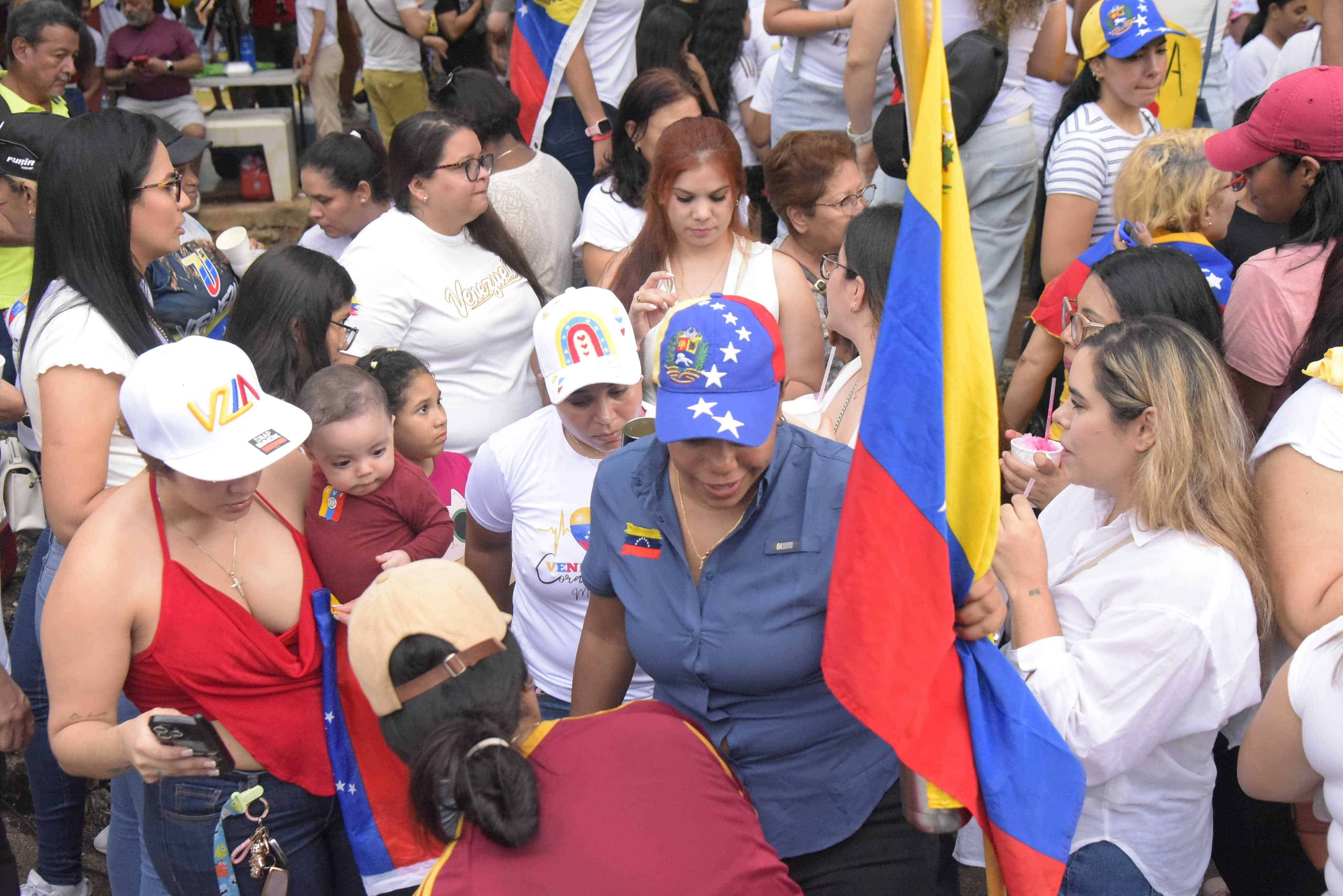 Concentración de venezolanos en el Mirador Sur por motivo de las elecciones en Venezuela.