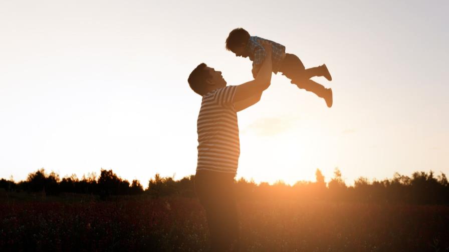 No es solo cosa de madres: ser padre también cambia el cerebro