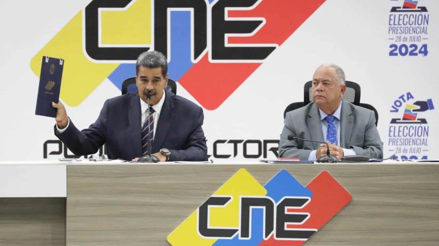 Maduro denuncia intento de golpe de Estado; fiscal inculpa a opositora en jaqueo