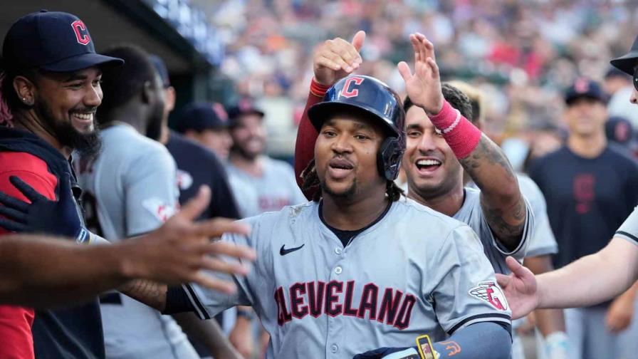 Par de jonrones de Ramírez ayudan a los líderes Guardianes a vencer a Tigres Par de jonrones de Ramírez ayudan a los líderes Guardianes a vencer a Tigres