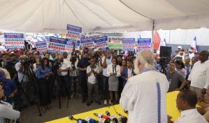 Juan Hubieres amenaza con tomar las calles de no subirse el precio de los pasajes