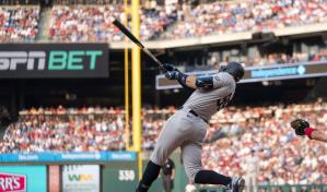 Judge y Chisholm ambos batean par de jonrones y los Yankees pasan por encima de los Filis