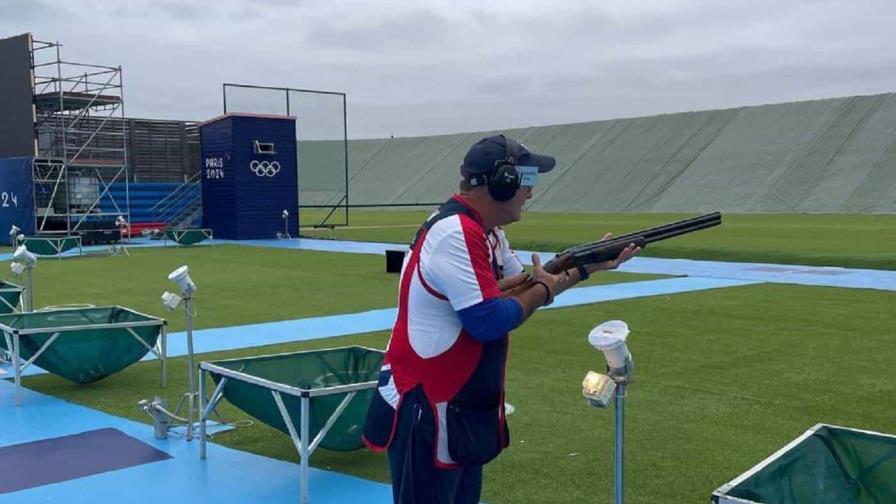 El dominicano Eduardo Lorenzo se ubica tercero en el primer día de tiro al plato de París 2024