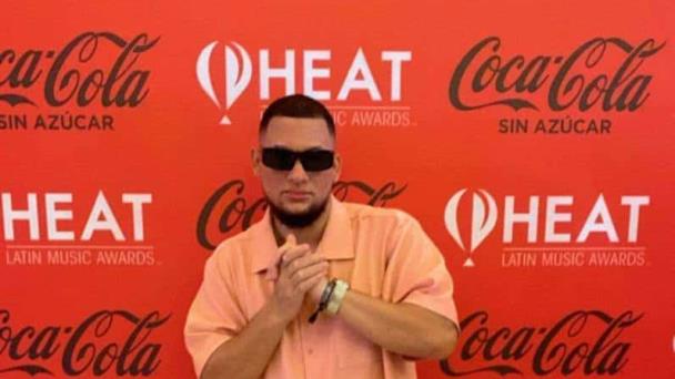 Keicel RD se presenta en Premios Heat 2024